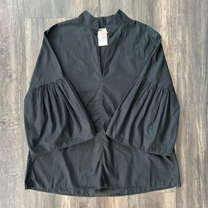 Fuzzi Black Flutter Poplin Blouse Sz 42 3/4 Fluted Sleeves VNeck Fold Collar Top